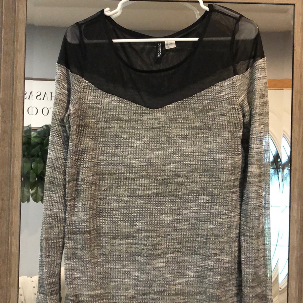 H&M Top - Picture 3 of 3